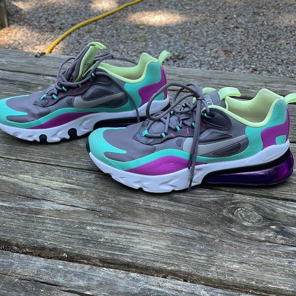 *OPEN TO OFFERS* Nike Air 270 React womens shoe - Picture 2 of 6
